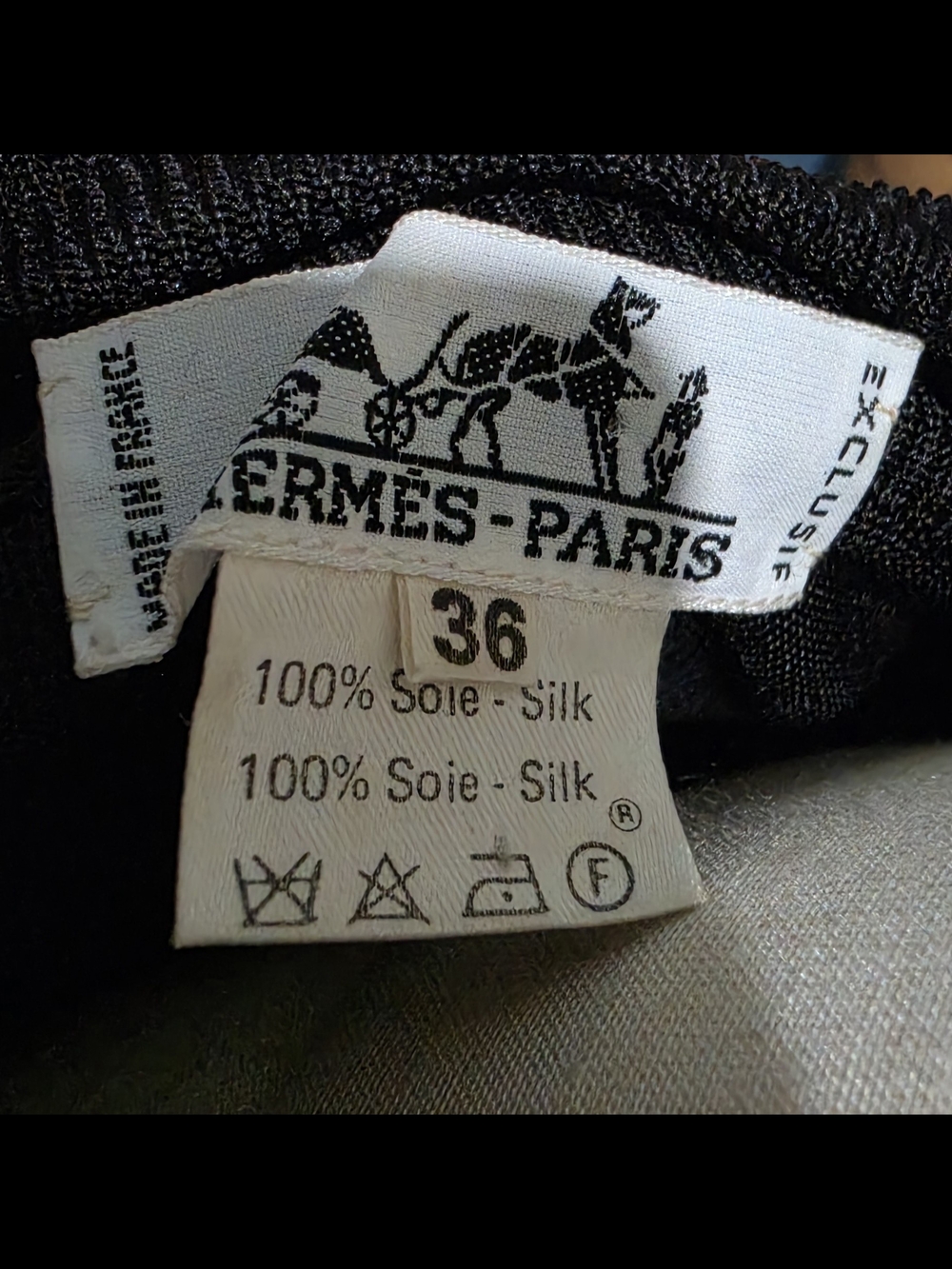 EUC HERMES 100 % Silk Top EU Sz 36 - Picture 5 of 5